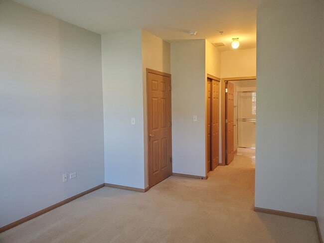 Building Photo - 1236 Brookdale Dr