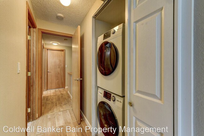 Building Photo - 12838 SE 41st Ln