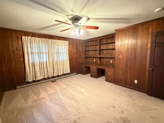 Building Photo - Liberty / Alamance County