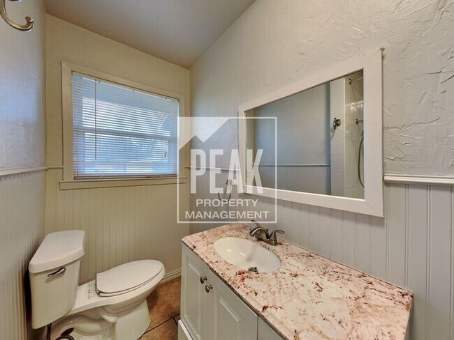 Building Photo - $1799! Beautiful 3Bed/2Bath home in FORT WORTH!