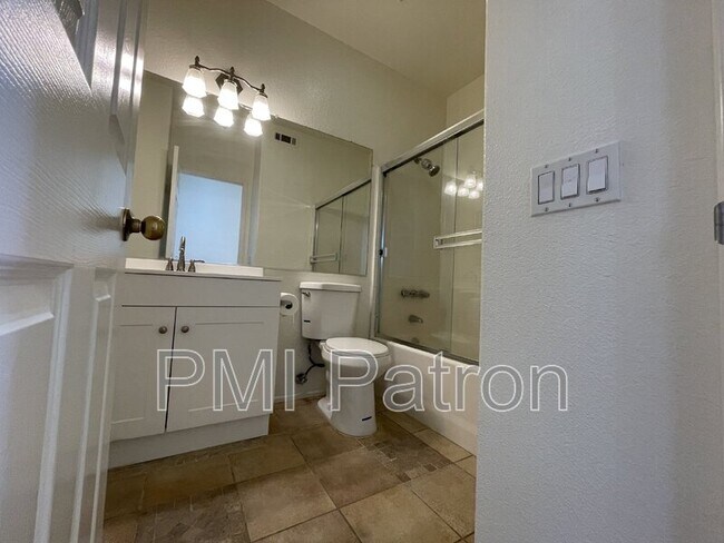 Building Photo - 4548 Montecito Dr