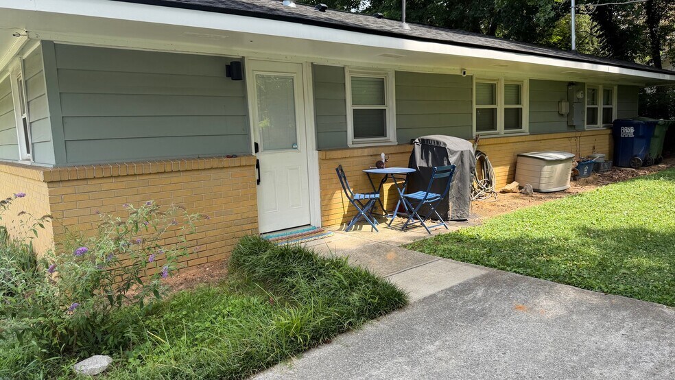 Building Photo - 1727 SE Monte Sano Blvd