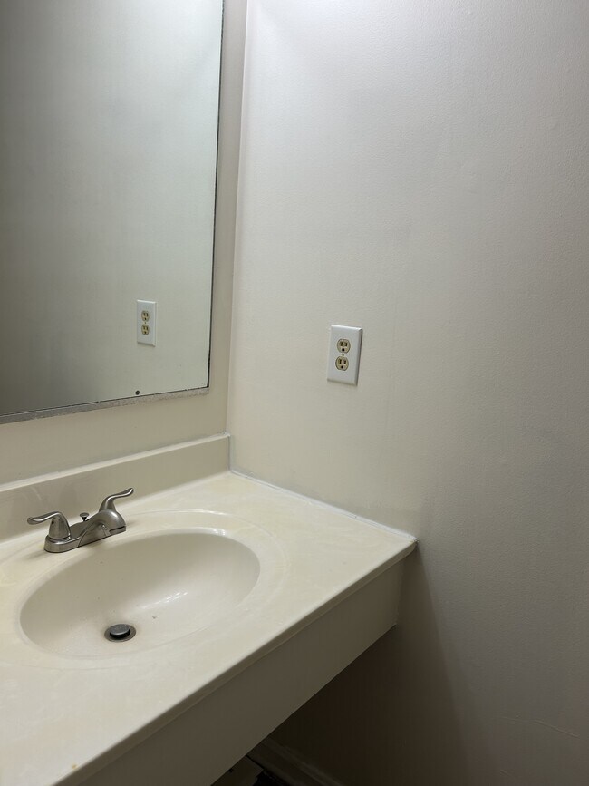 Building Photo - 46354 Columbus Dr