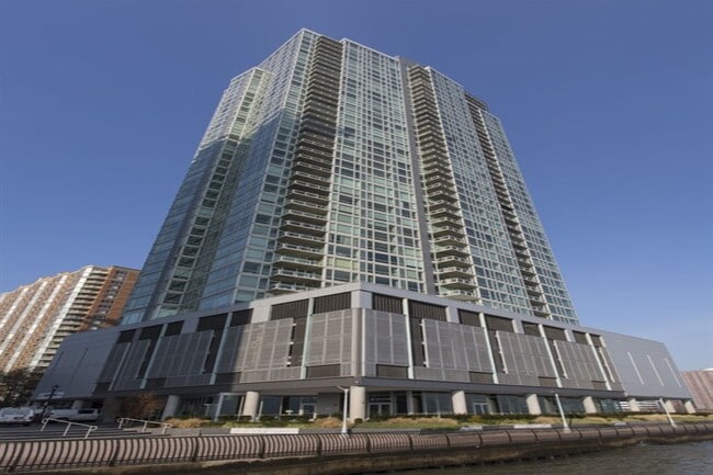 Building Photo - 2 2nd St