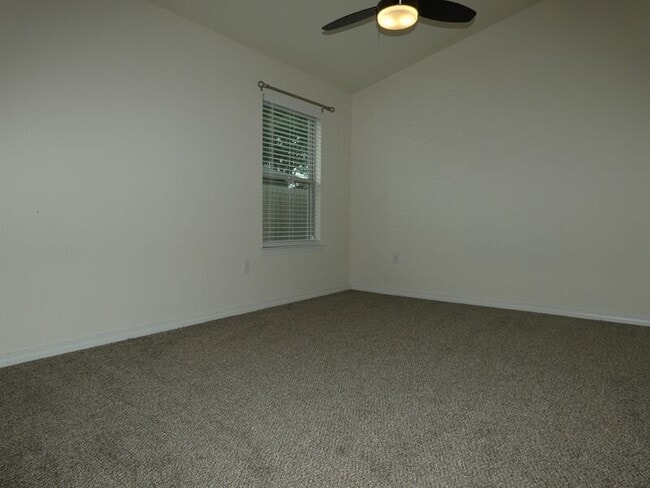 Building Photo - 5637 Peach Dr