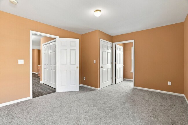 Building Photo - 926 Oakshire Cir