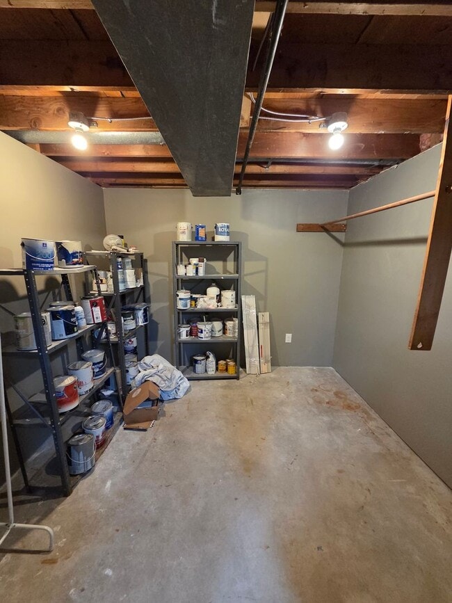 Building Photo - 3 bed, 2 bath, 1 car garage, fenced backyard, newly remodeled!