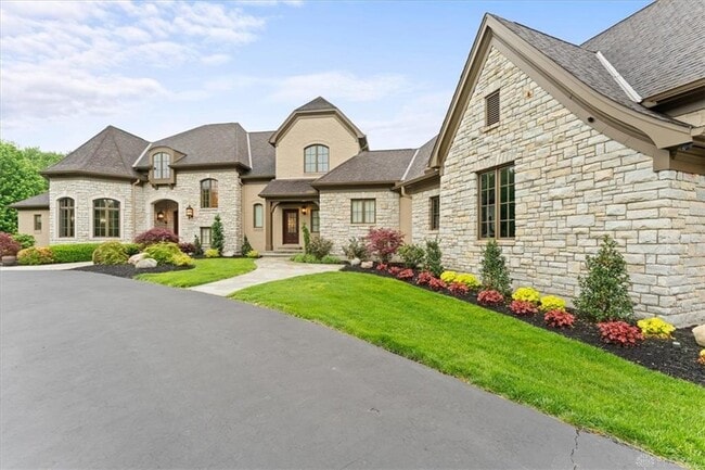 Building Photo - 9020 Whisperinghill Dr