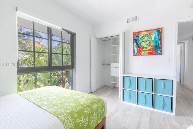 Building Photo - 290 Sunrise Dr