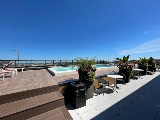 Building Photo - 2501 Troost Ave