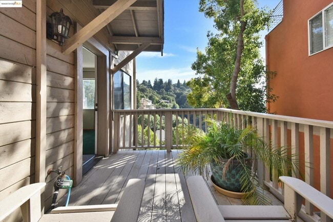 Building Photo - 616 Gravatt Dr