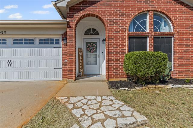 Building Photo - 4215 Bent Oaks Dr