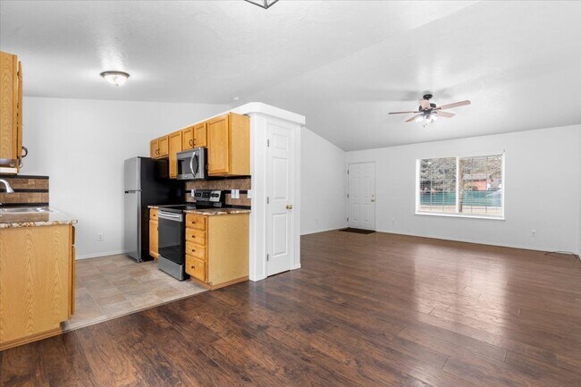 Building Photo - 6648 W Legacy Dr