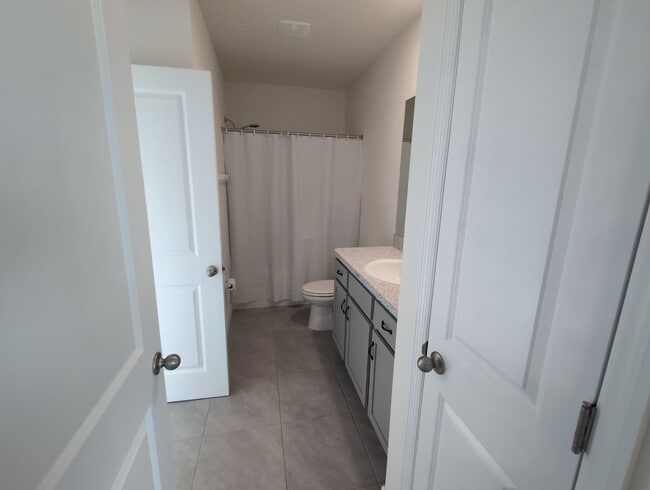 Building Photo - Fresh new build ~ 3 bed/ 2.5 bath Townhous...