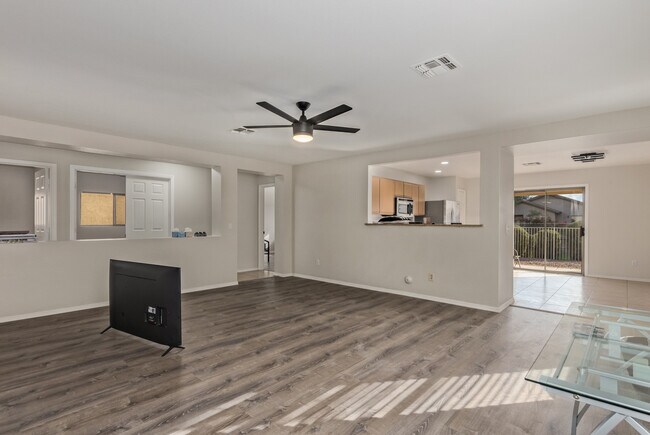 Building Photo - 597 W Casa Mirage Dr