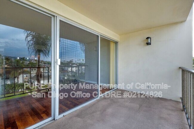 Building Photo - 4944 Cass St