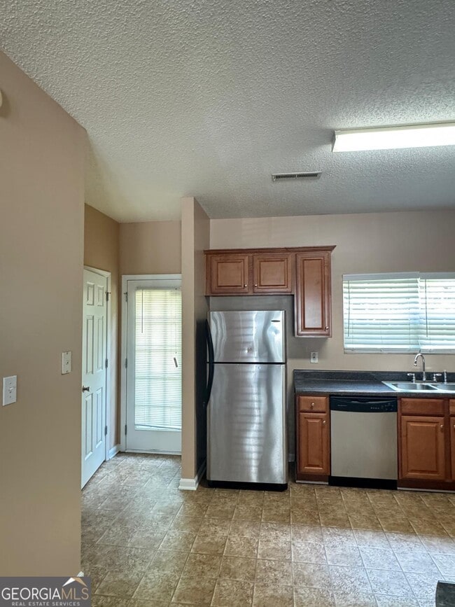 Building Photo - 4861 W Park Cir