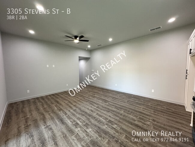 Building Photo - 3305 Stevens St
