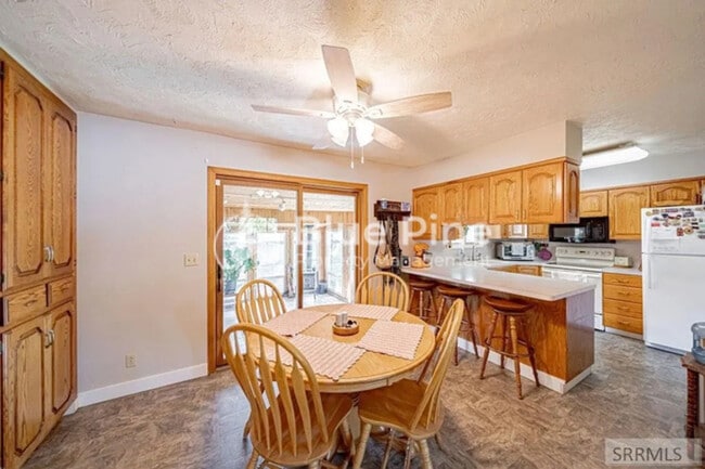 Building Photo - 648 Buckboard Ln