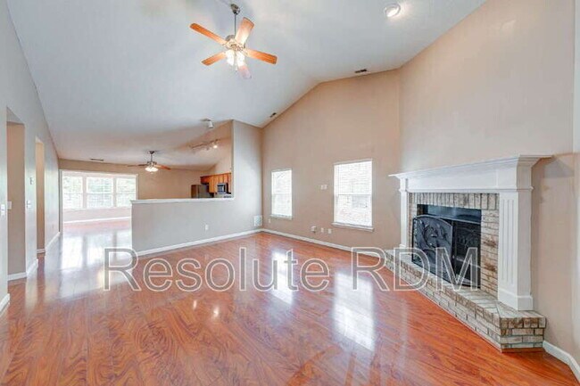 Building Photo - 2665 Foxbriar Pl