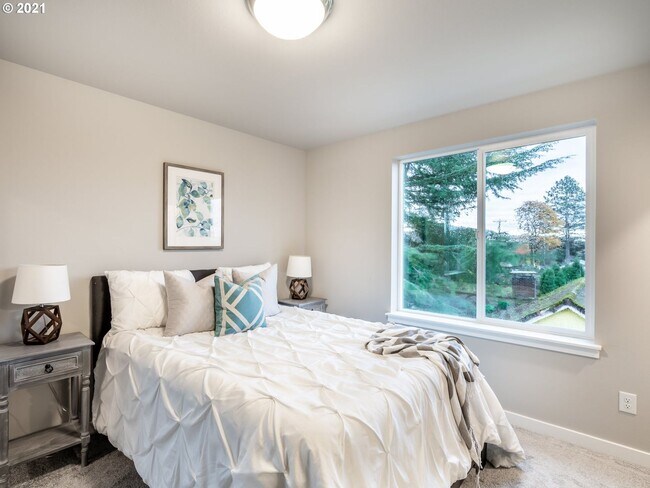 Building Photo - Detached Townhouse, 3br 3.5bth, Built 2022, Gorgeous upgrades