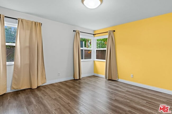 Building Photo - 8176 La Jolla Shores Dr