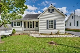 Building Photo - 1507 Massachusetts Ave