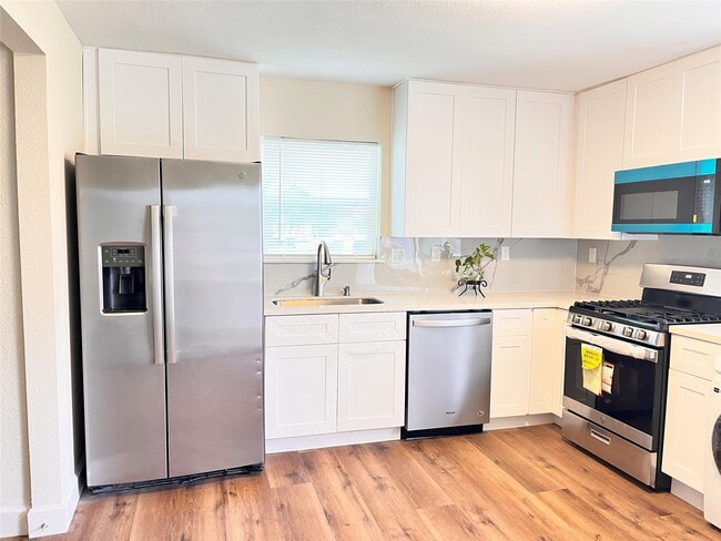 Building Photo - 4641 Orange Cir S