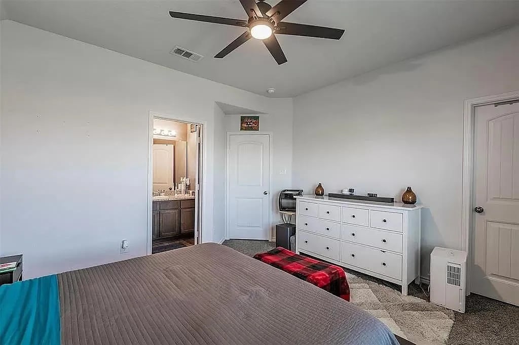 Building Photo - 1602 Blue Jay Dr