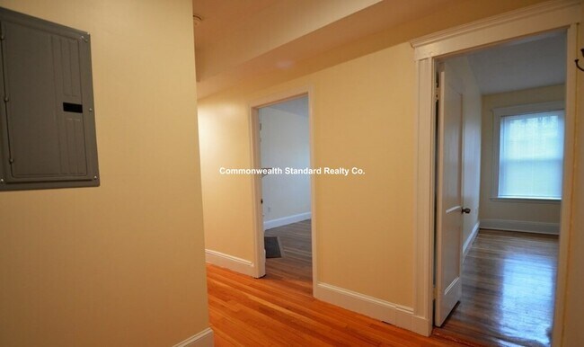 Building Photo - 191 Winthrop Rd