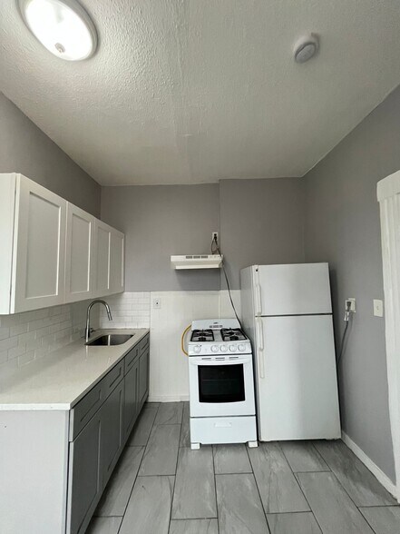 Building Photo - 97 Stevens Ave