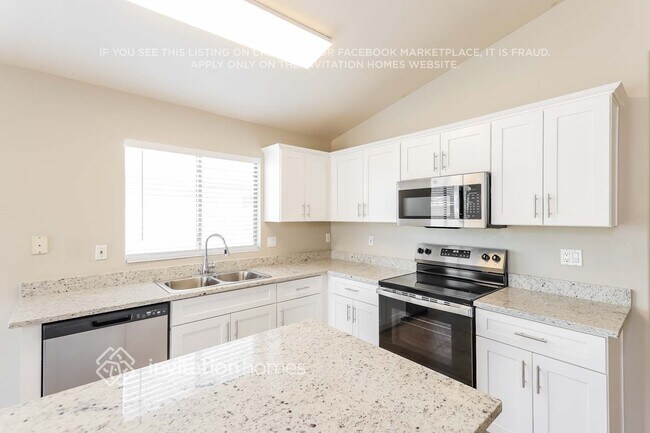 Building Photo - 14807 W Acapulco Ln