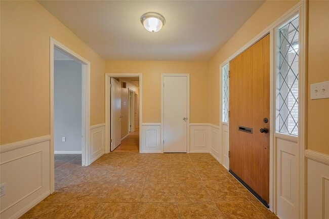 Building Photo - 7906 Braesview Ln