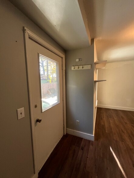 Building Photo - 1049 Spaight St