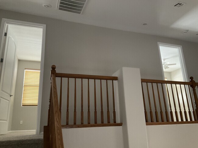 Building Photo - 769 Feather Ridge Dr