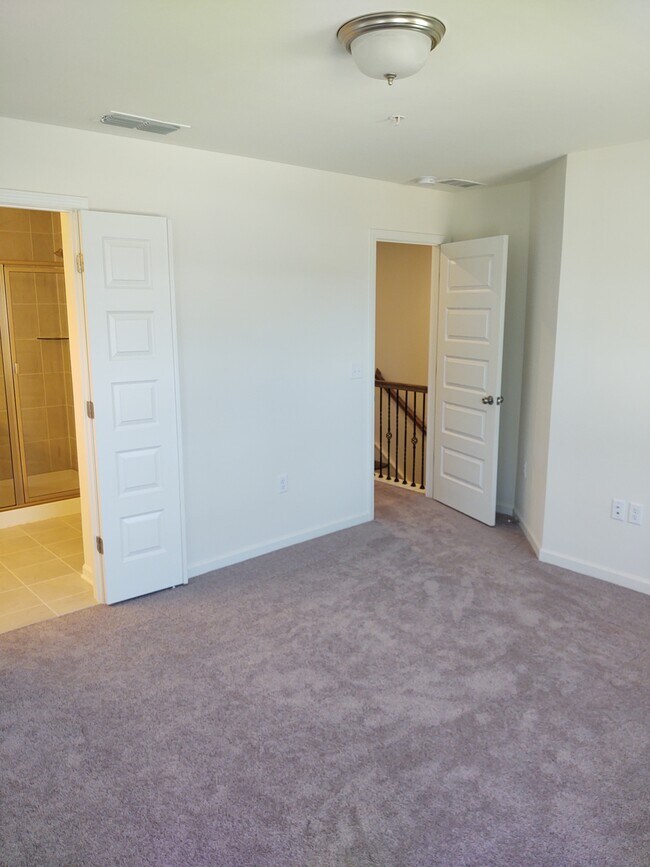 Building Photo - 3316 Deerchase Cir