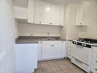 Building Photo - 1-Bedroom 1 bath unit in Van Nuys Zero deposit required at move in for qualified applicants throu...