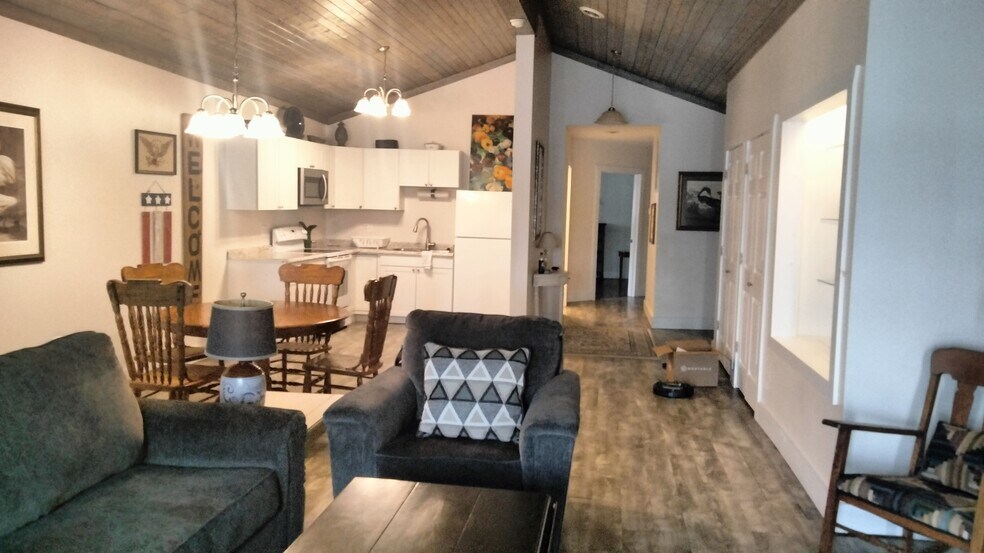 Building Photo - 125 Water St