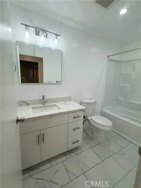 Building Photo - 8109 Cole St