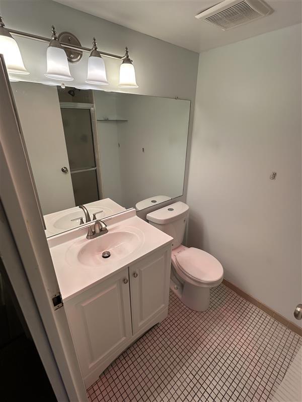 Master Bathroom - 57003 Delaire Landing Rd