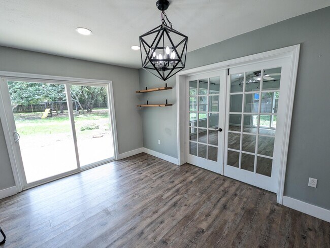 Building Photo - 8717 Sand Pine Dr