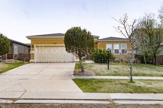 Building Photo - 3305 Hollycrest Dr