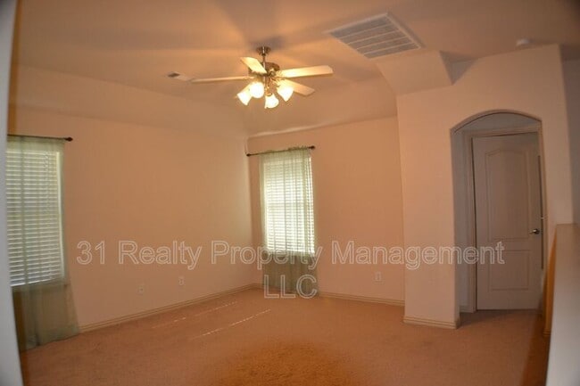 Building Photo - 1466 Cambridge Dr