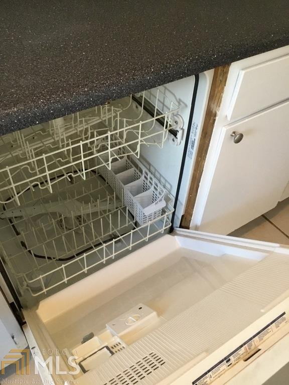 Building Photo - 3121 Colonial Way