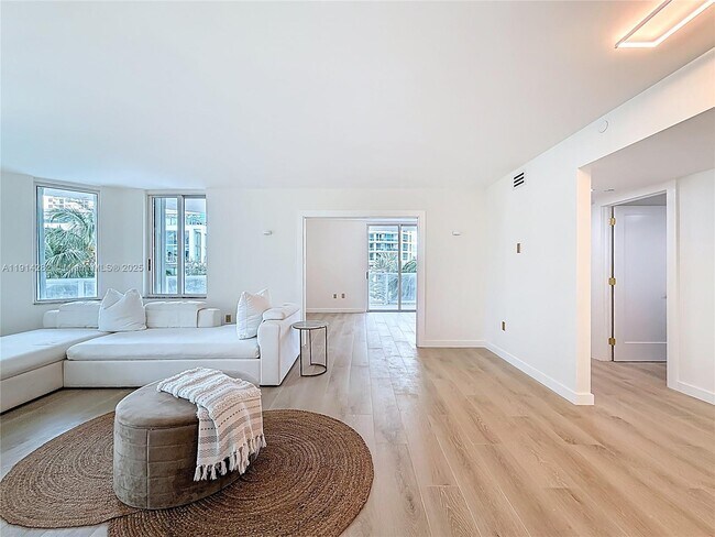 Building Photo - 5900 Collins Ave