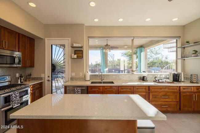 Building Photo - 3055 N Red Mountain