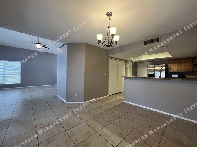 Building Photo - Charming 3 Bedroom, 2.5 Bath Home in North...