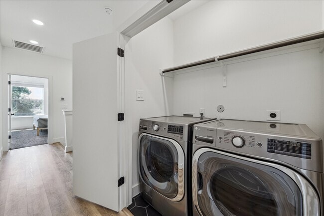 Building Photo - 4854 Brinkman St