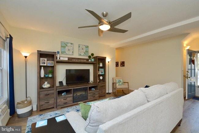 Building Photo - 3436 Martha Custis Dr