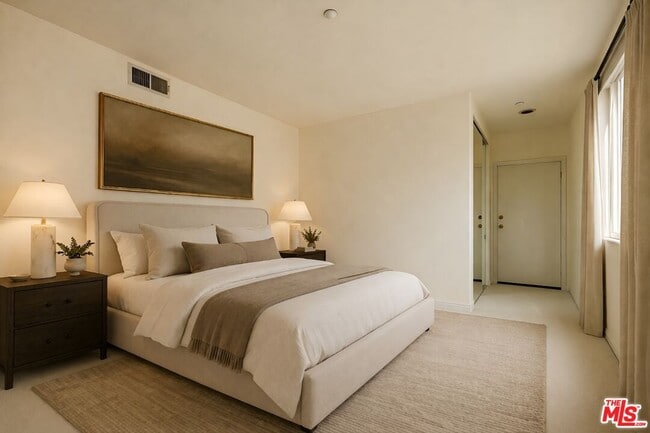 Building Photo - 2030 S Bentley Ave